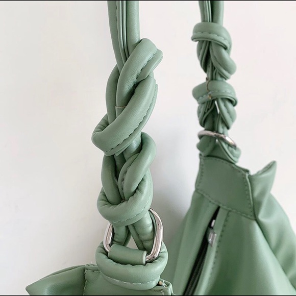 Casual Shoulder Large Capacity Hand Bag - Picture 2 of 8